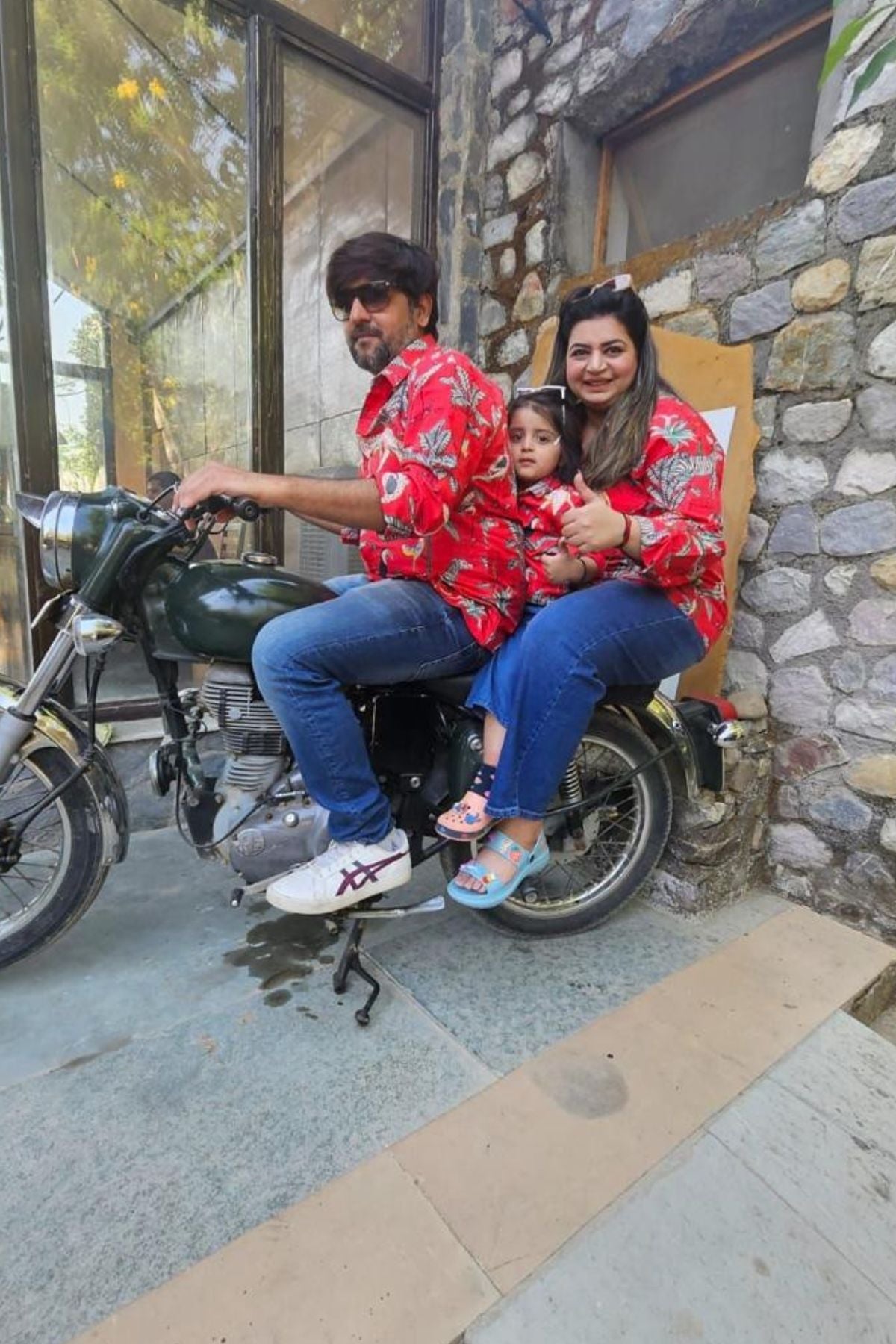 SCARLET SAVANNAH FAMILY SET