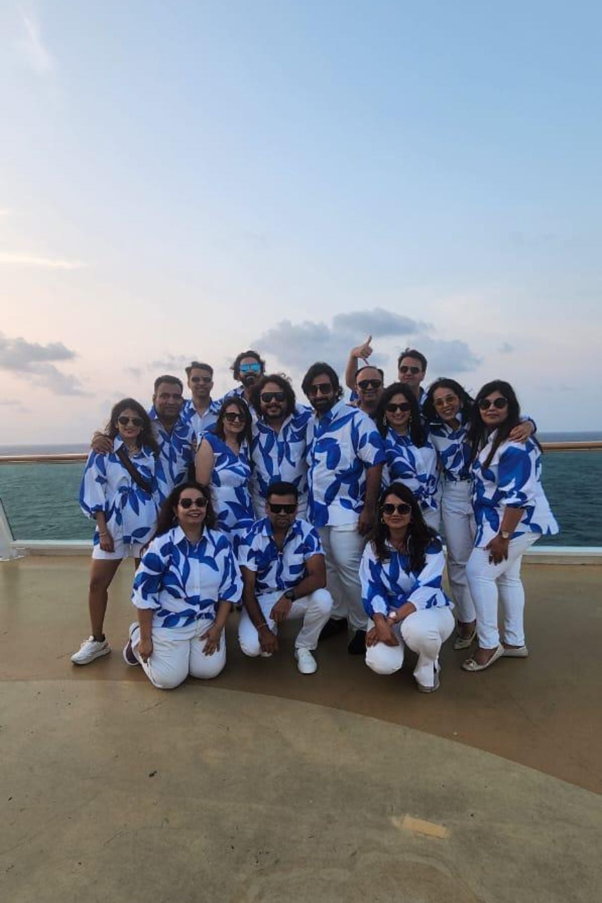 TWIN TONE FAMILY SET