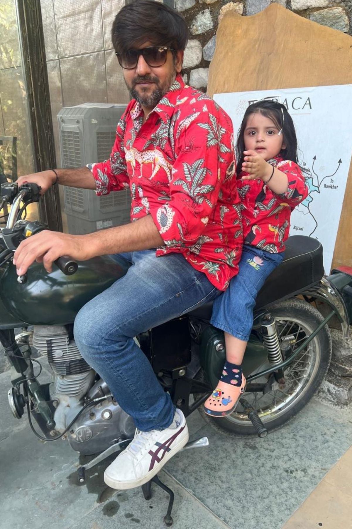 SCARLET SAVANNAH FAMILY SET