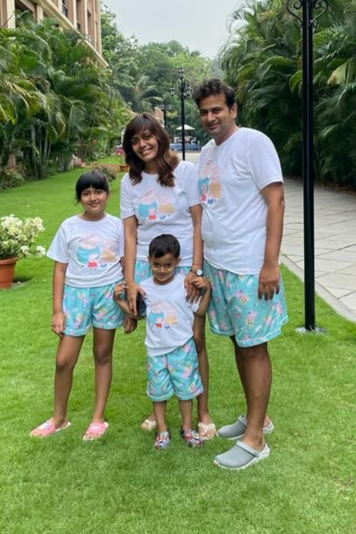 PEPPA'S COZY CLAN FAMILY NIGHTSUITS SET