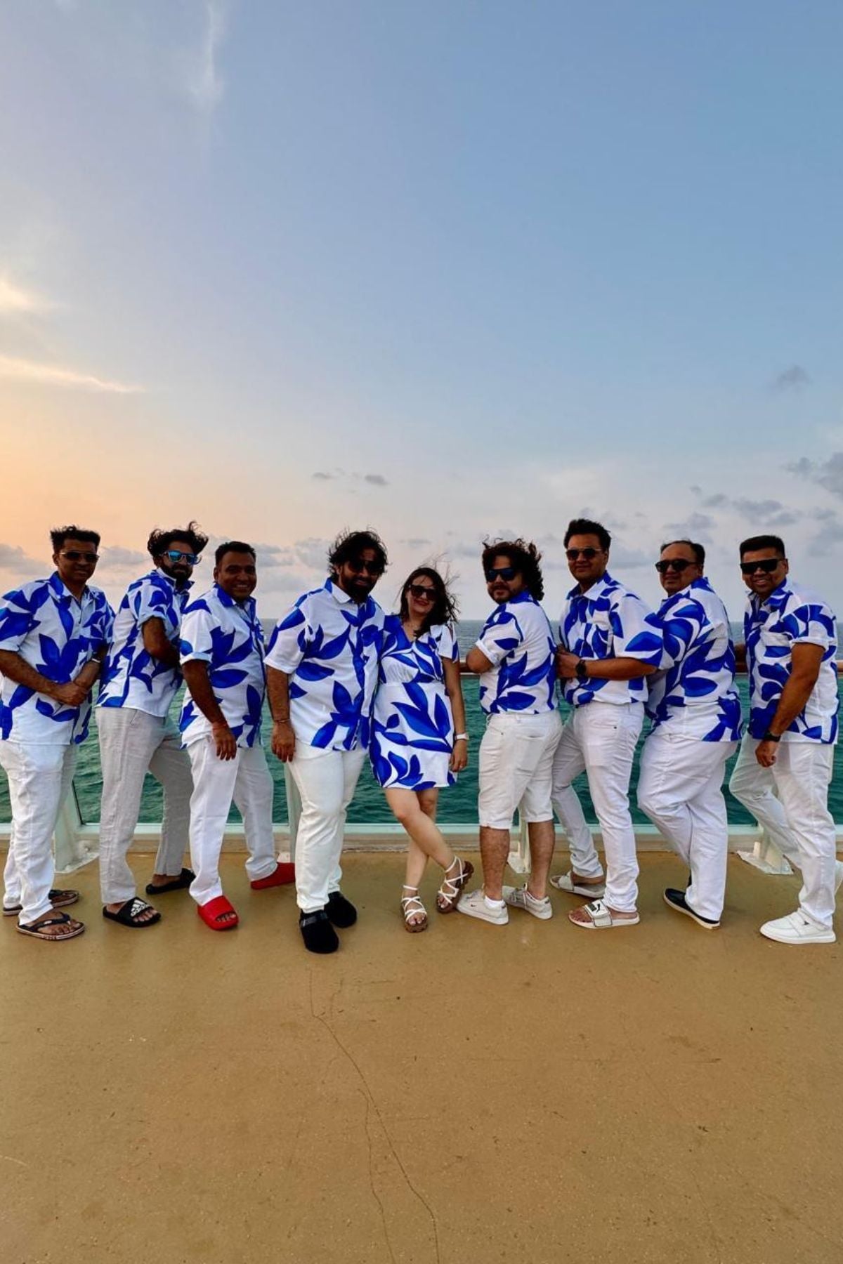 TWIN TONE FAMILY SET