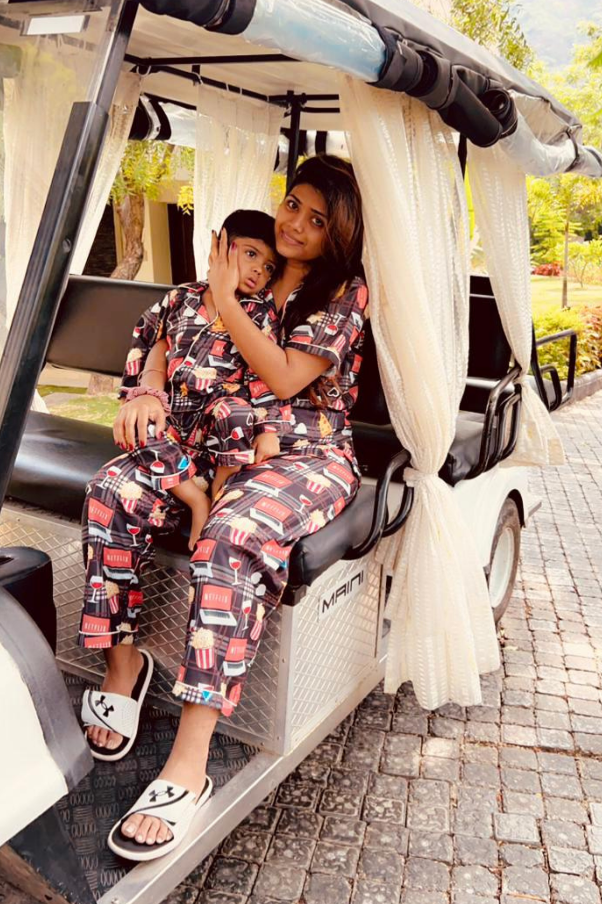 STRIPES & SERIES GIRL NIGHTSUITS SET