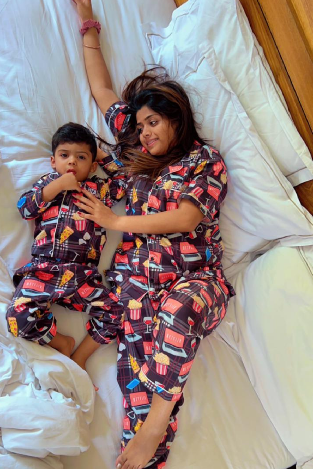 STRIPES & SERIES GIRL NIGHTSUITS SET