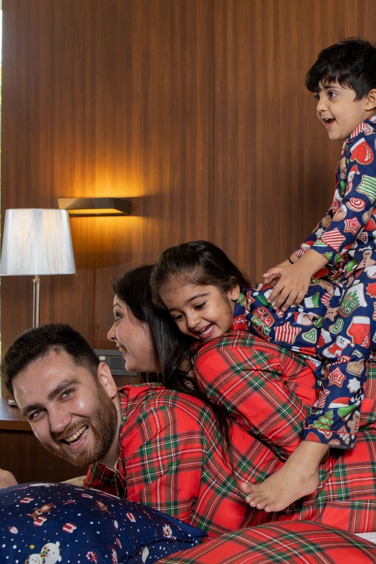 CHILLY CHEER FAMILY NIGHTSUIT SET