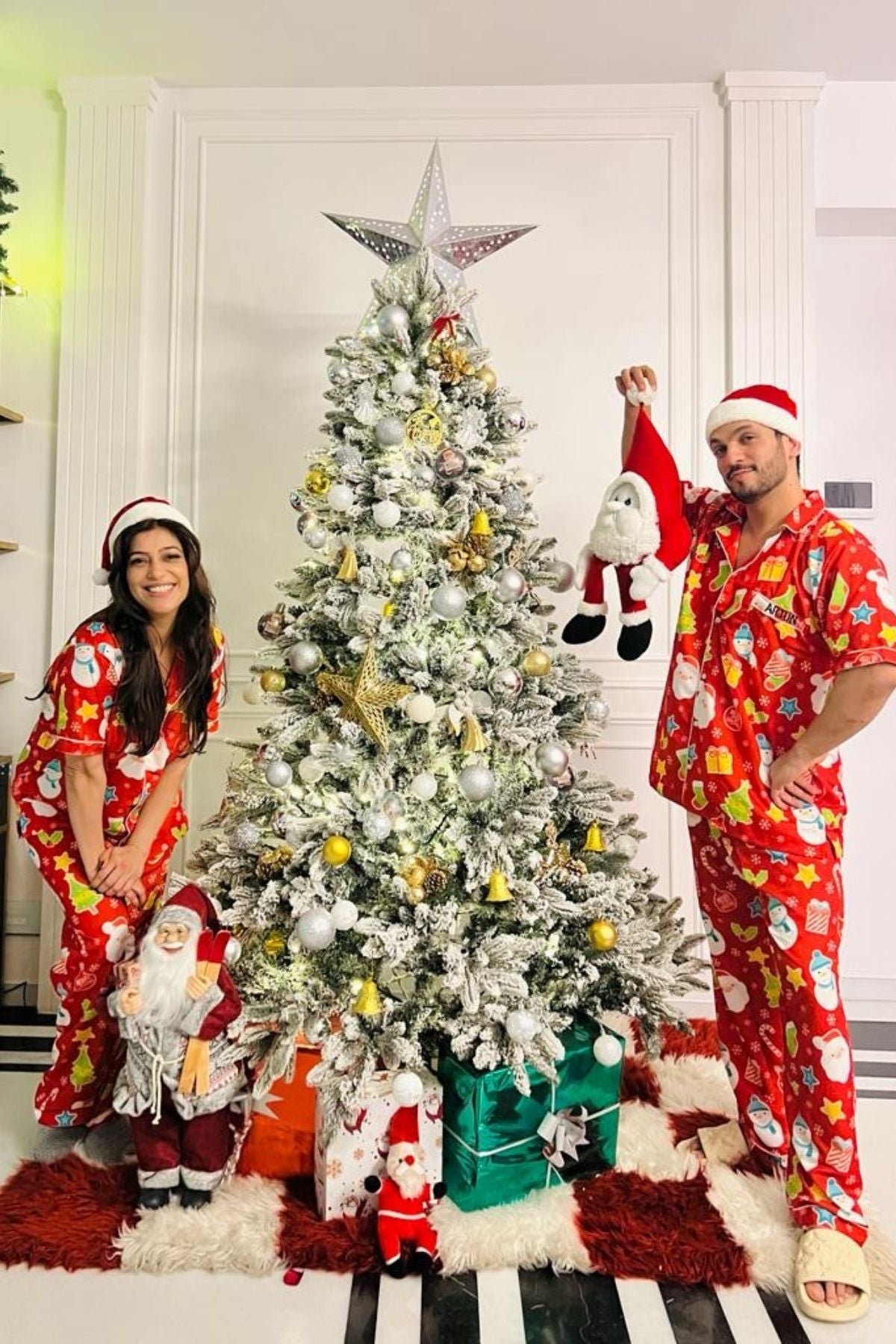 SNOWY SNUGGLES FAMILY NIGHTSUITS SET