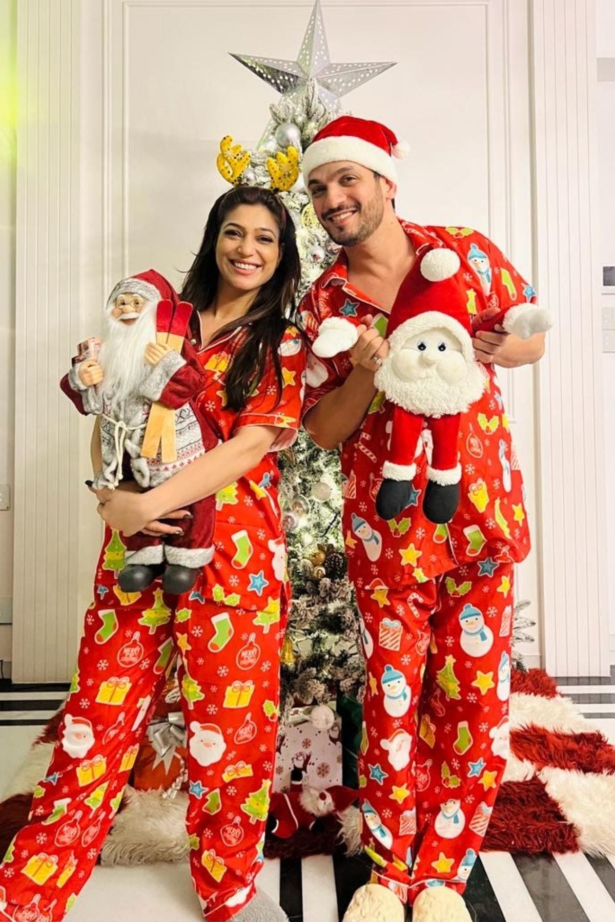 SNOWY SNUGGLES FAMILY NIGHTSUITS SET